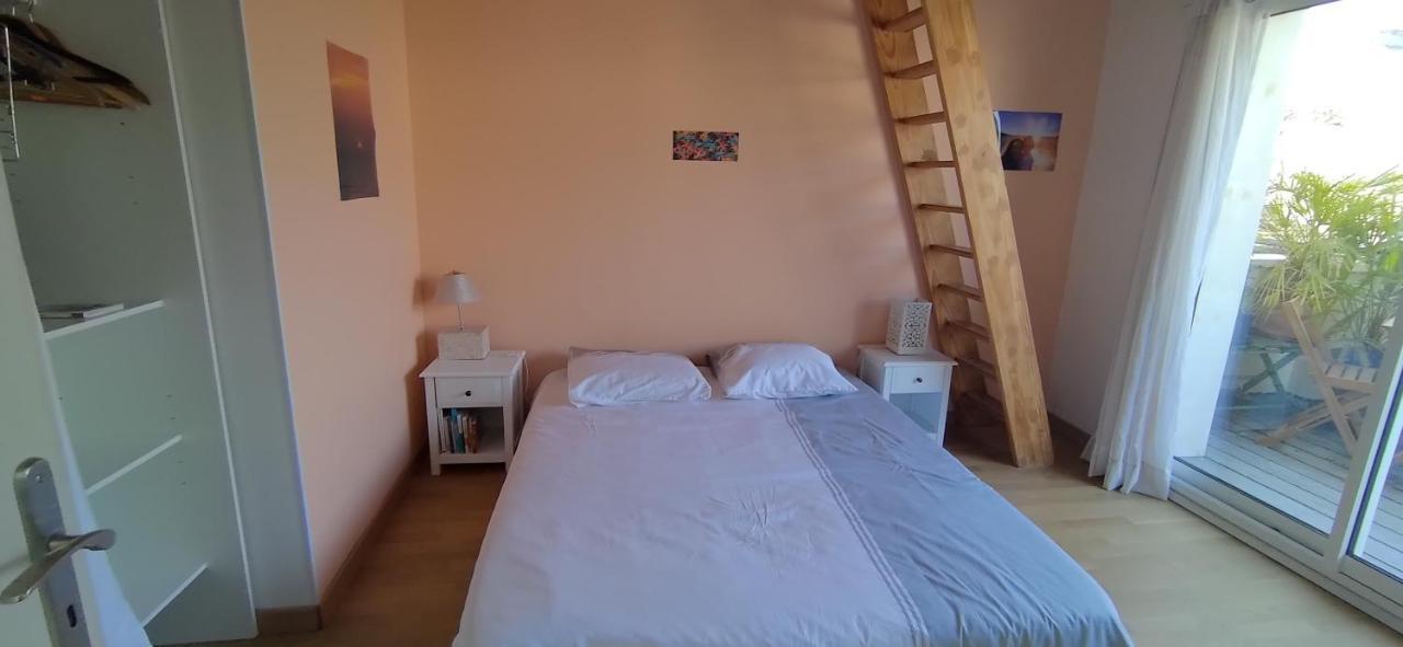belle chambre sur terrasse à 3 min de la gare Bordéus Exterior foto
